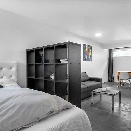 Lovely Studio Apartment With Hot Tub เรคยาวิก ภายนอก รูปภาพ