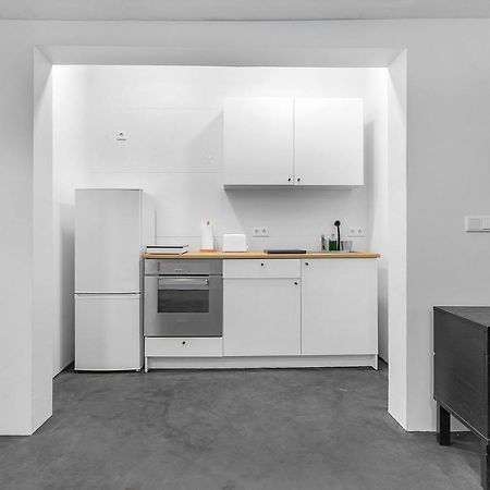 Lovely Studio Apartment With Hot Tub เรคยาวิก ภายนอก รูปภาพ