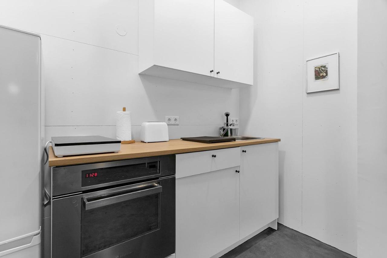 Lovely Studio Apartment With Hot Tub เรคยาวิก ภายนอก รูปภาพ