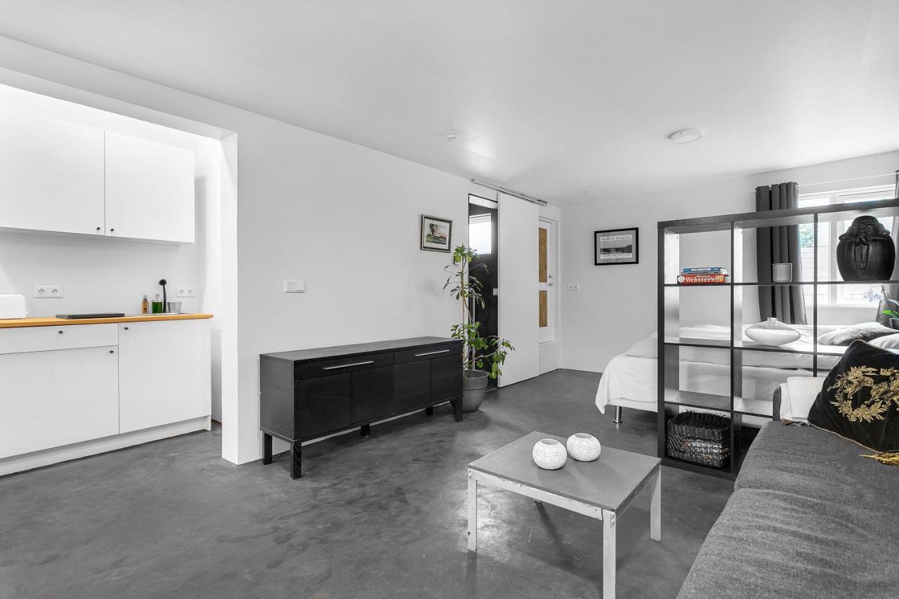 Lovely Studio Apartment With Hot Tub เรคยาวิก ภายนอก รูปภาพ